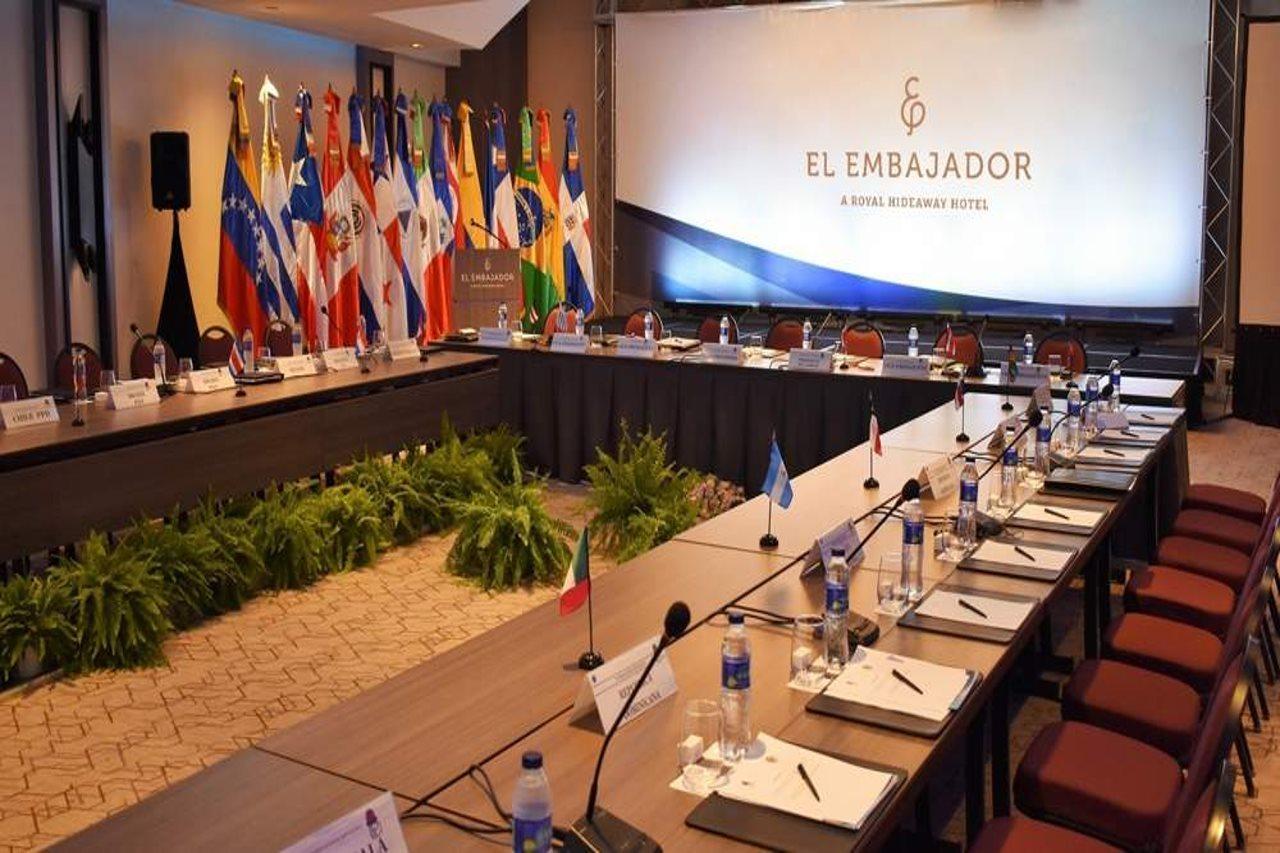 El Embajador, A Royal Hideaway Hotel Σάντο Ντομίγκο Εξωτερικό φωτογραφία The 2011 Summit of the Community of Portuguese Speaking Countries